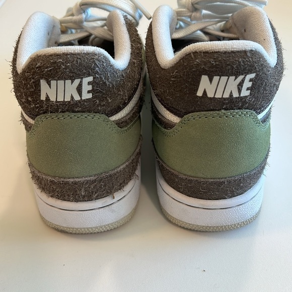 Nike - 7.5 M, 8 or 8.5 W,‎ Mac Attack, oil green main image 4